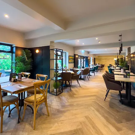 Restful Lodge Great Ayton With Hot Tub And On Site Bistro